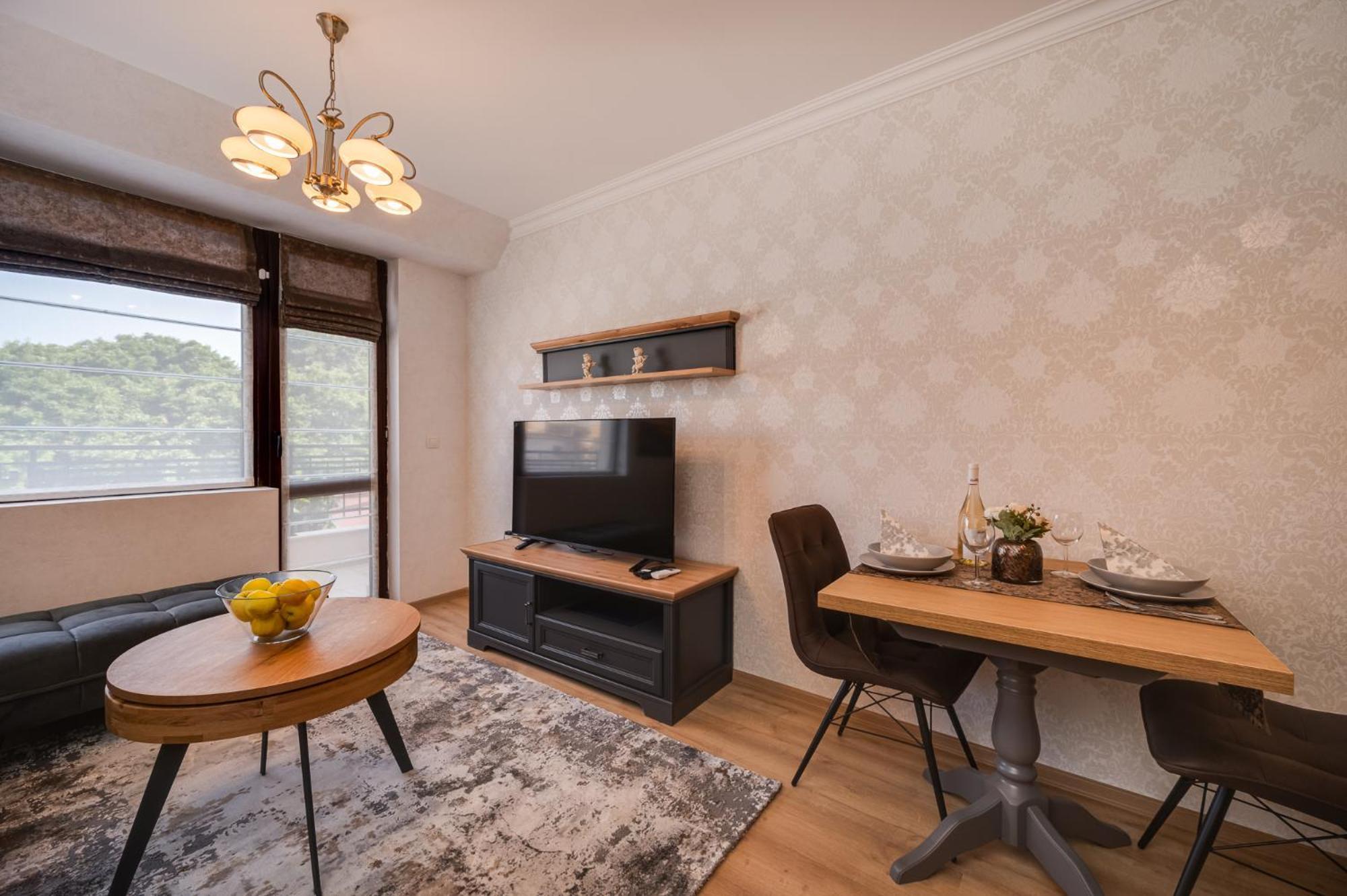Prestige Central Apartments Varna Bagian luar foto