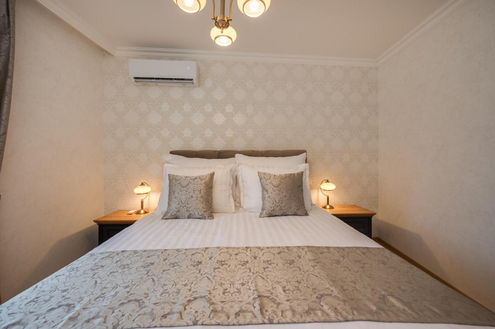 Prestige Central Apartments Varna Bagian luar foto