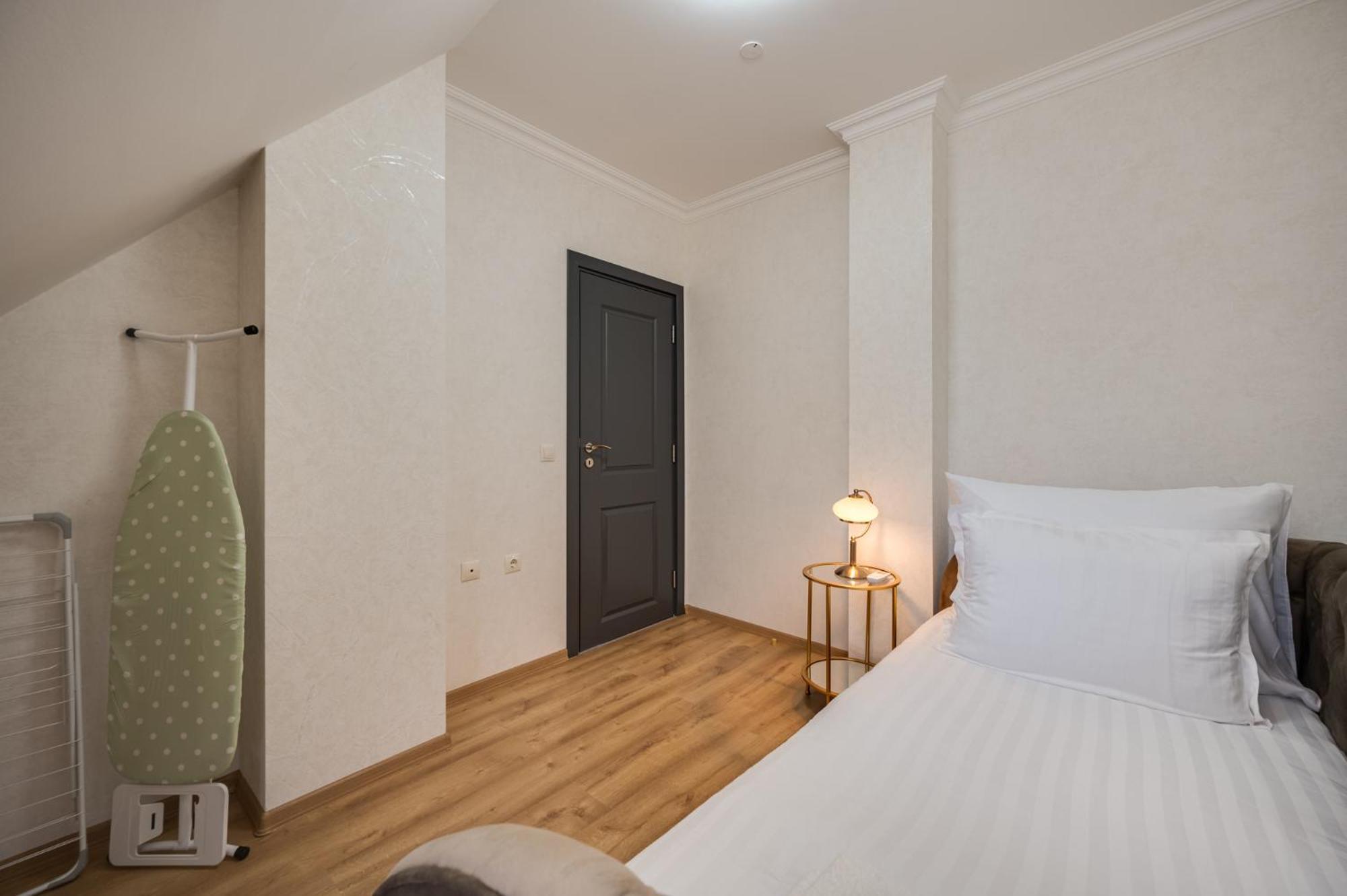 Prestige Central Apartments Varna Bagian luar foto