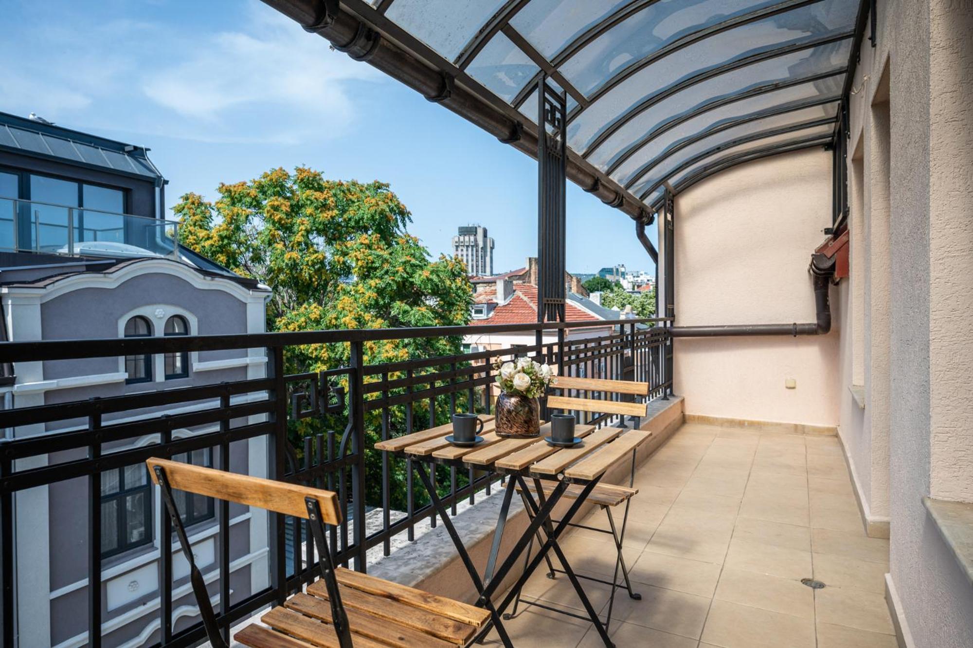 Prestige Central Apartments Varna Bagian luar foto