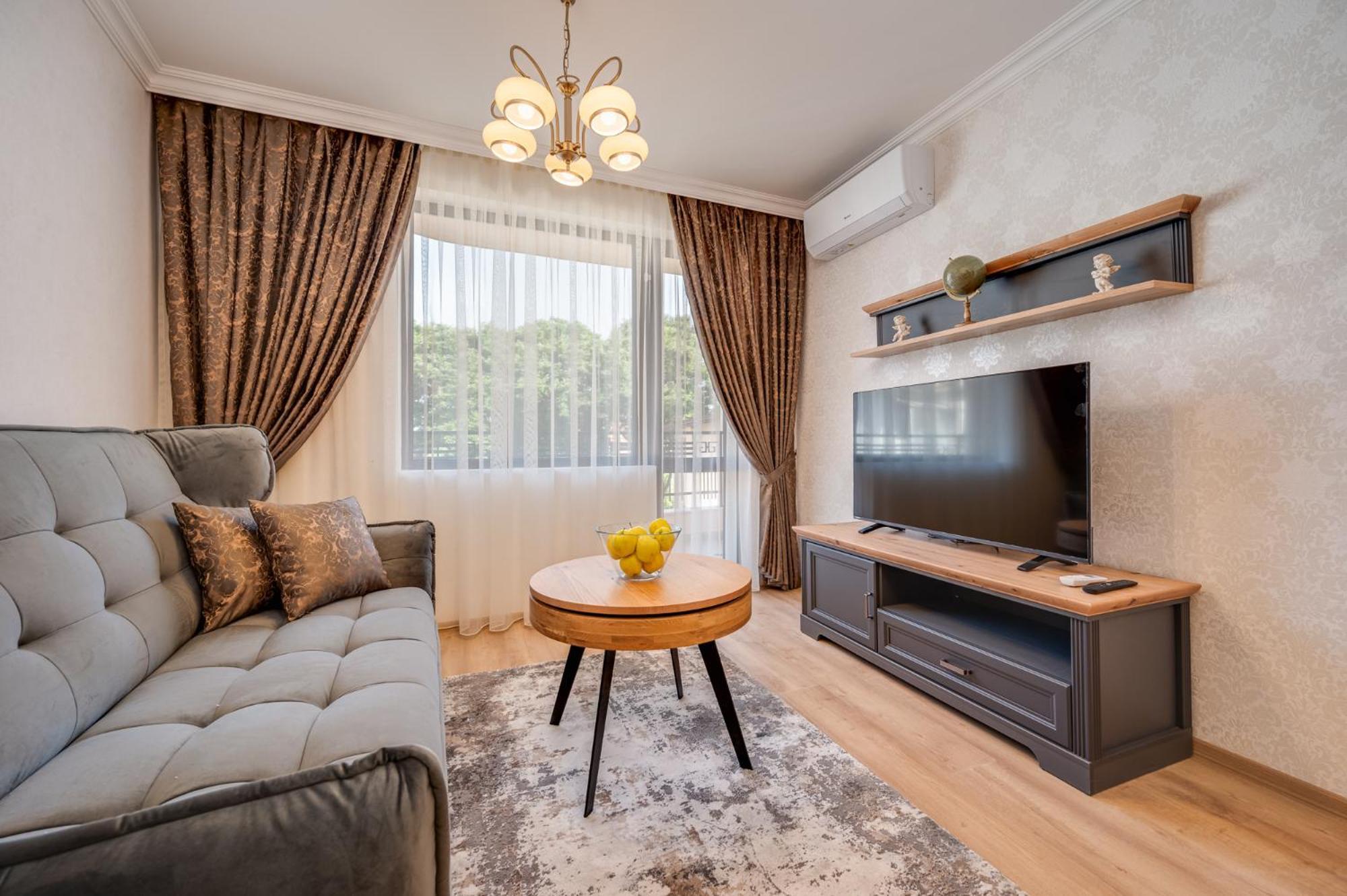 Prestige Central Apartments Varna Bagian luar foto