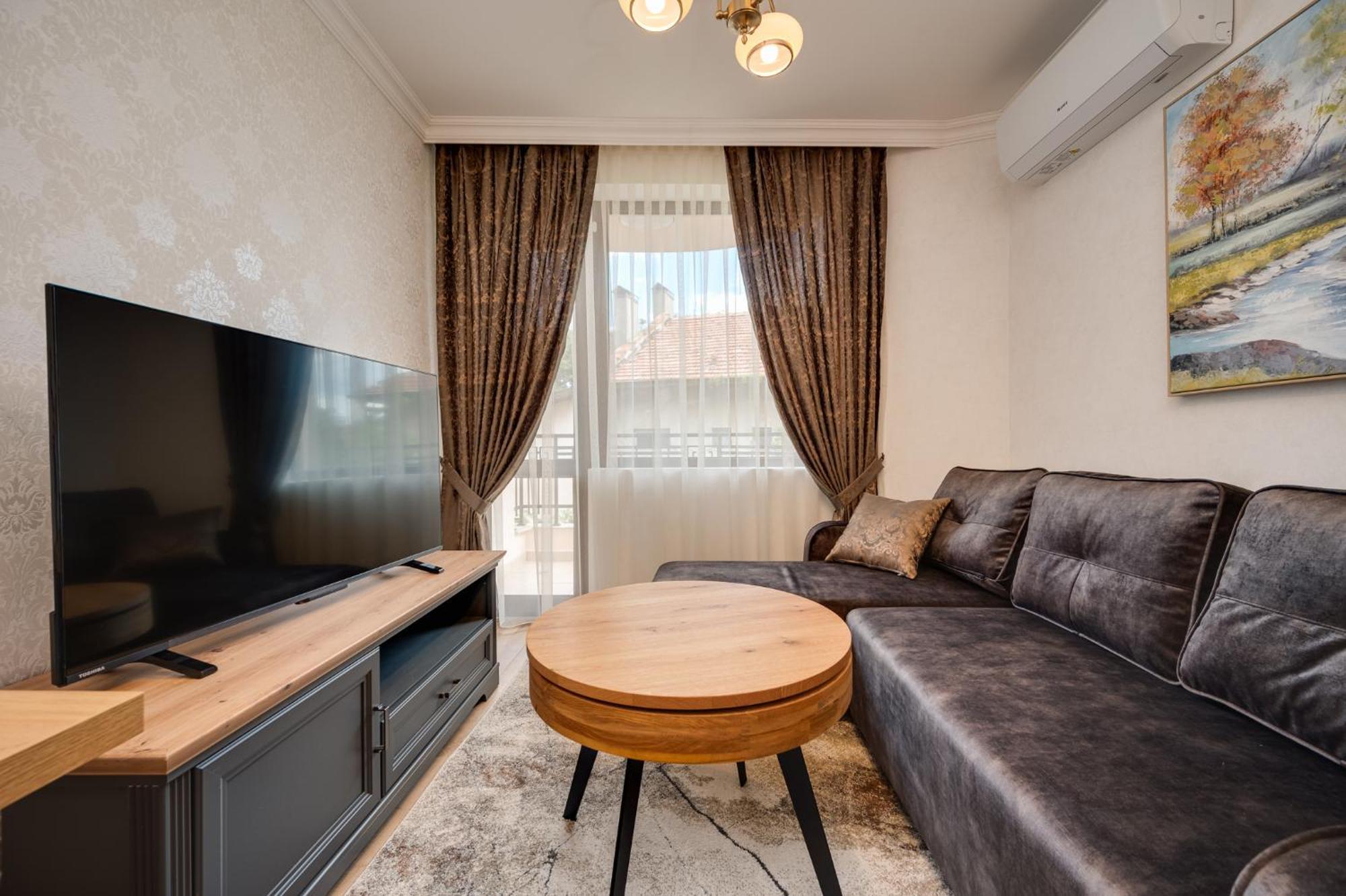 Prestige Central Apartments Varna Bagian luar foto