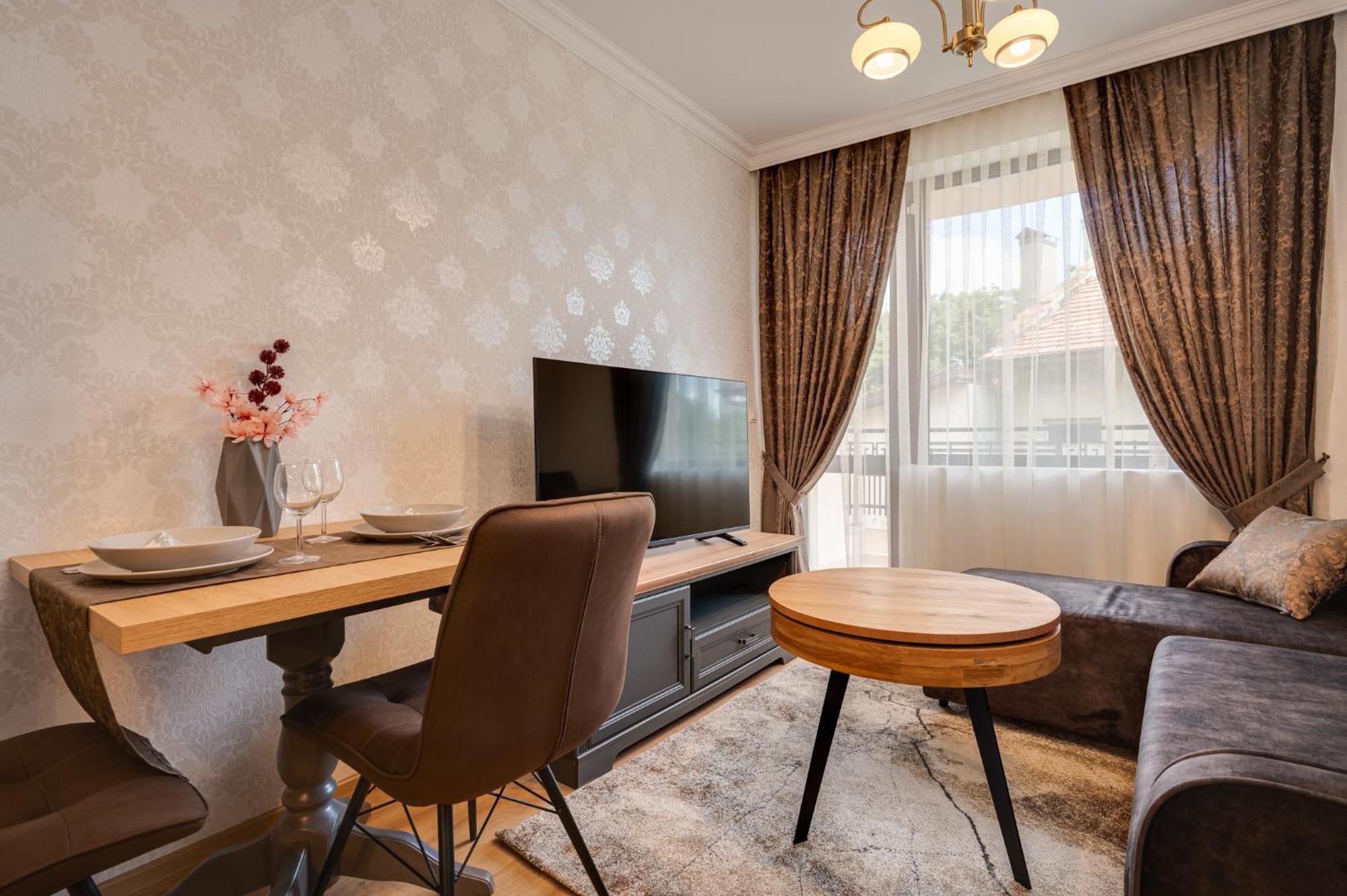 Prestige Central Apartments Varna Bagian luar foto