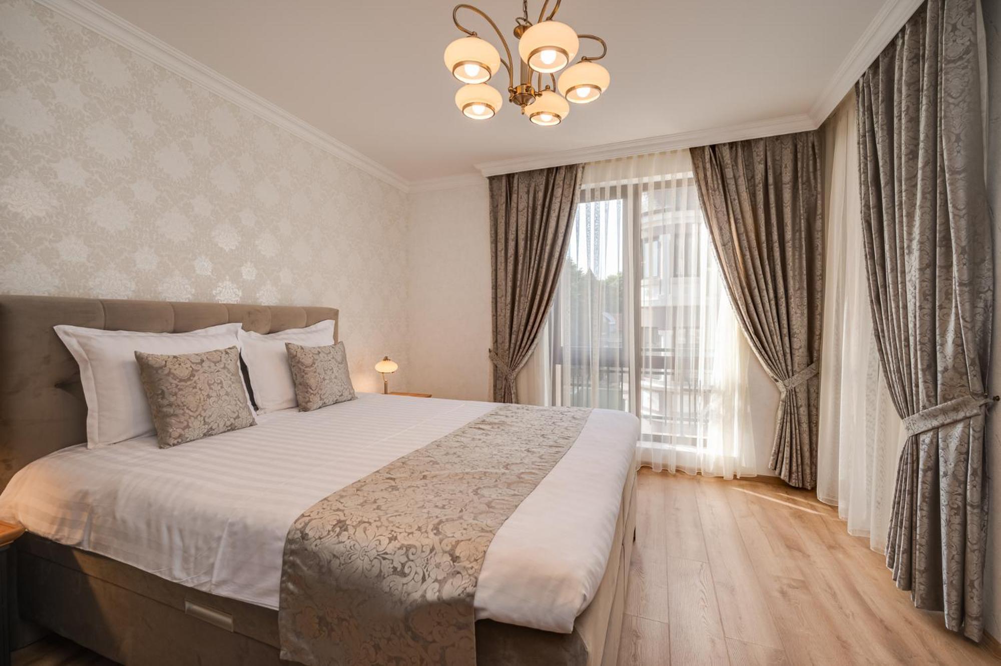 Prestige Central Apartments Varna Bagian luar foto