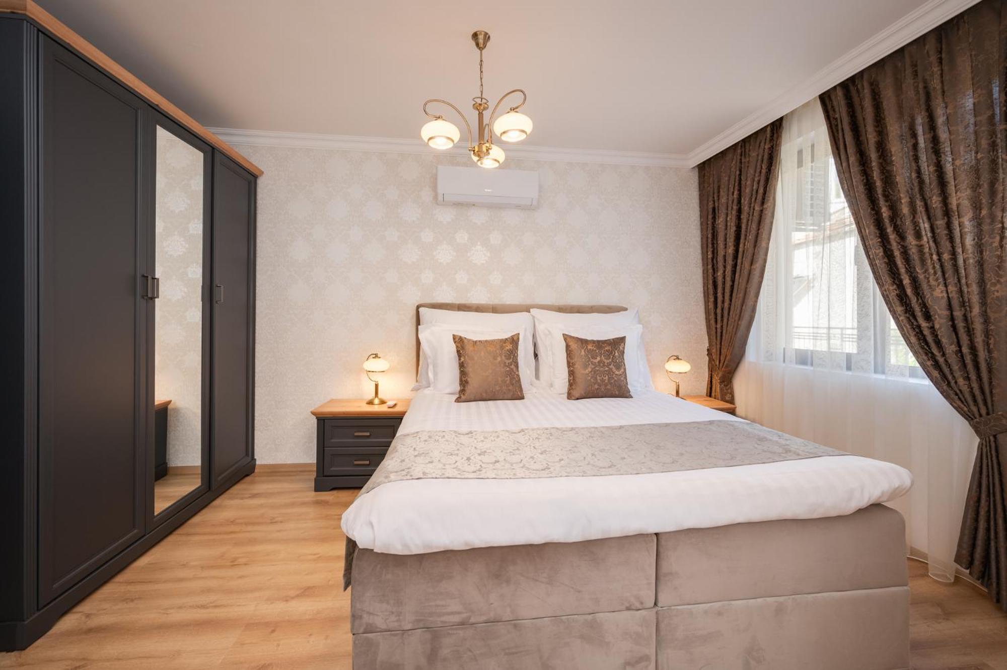 Prestige Central Apartments Varna Bagian luar foto