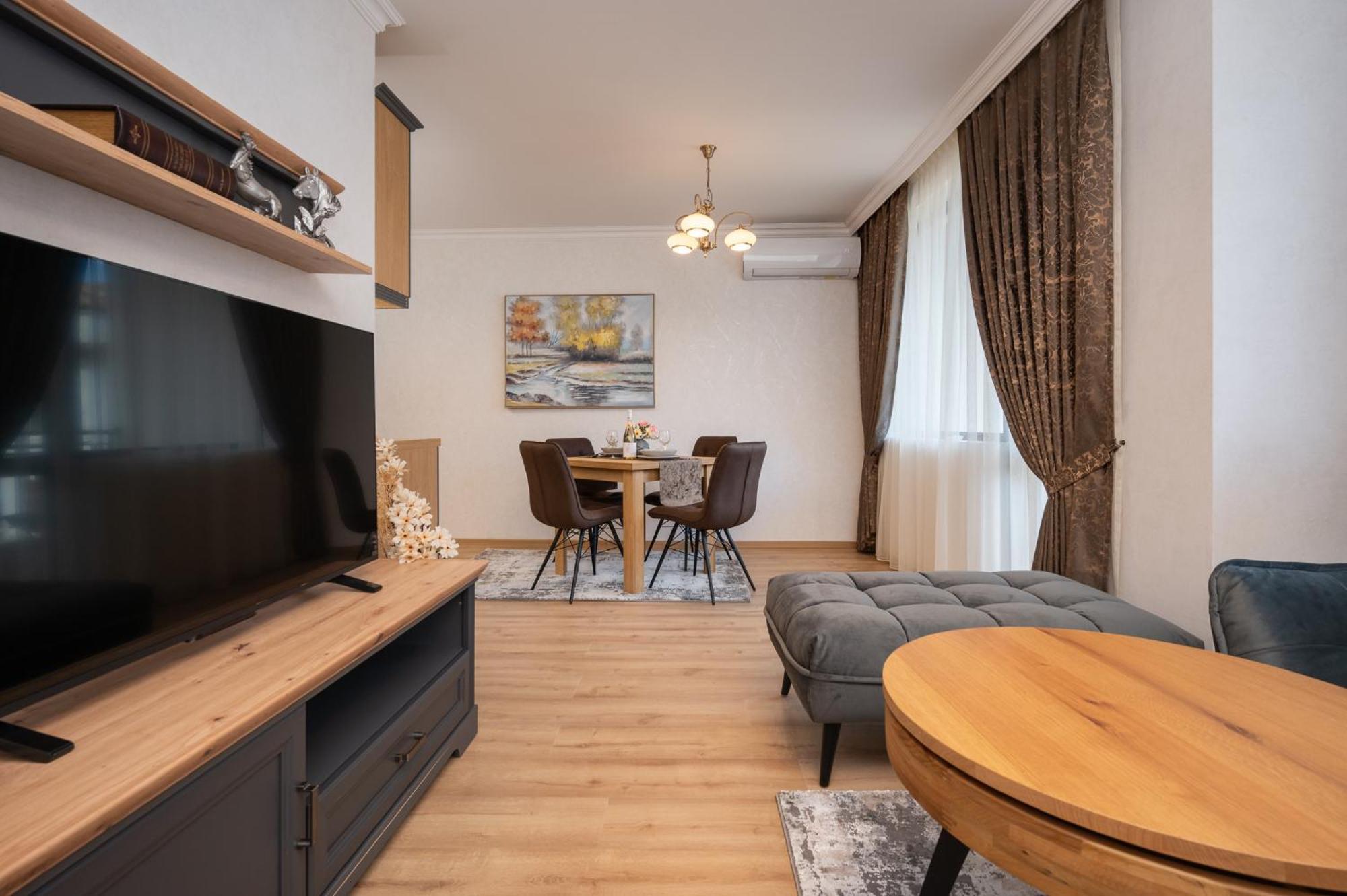 Prestige Central Apartments Varna Bagian luar foto