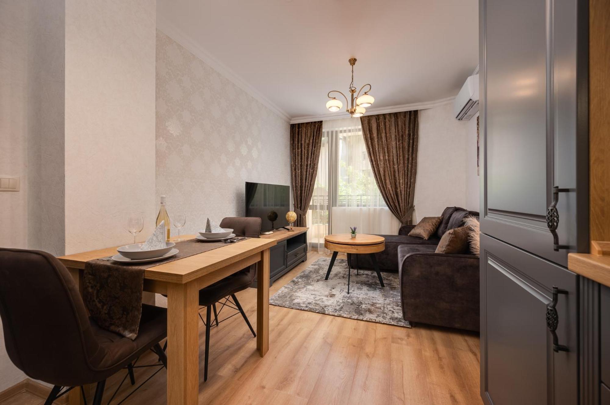 Prestige Central Apartments Varna Bagian luar foto