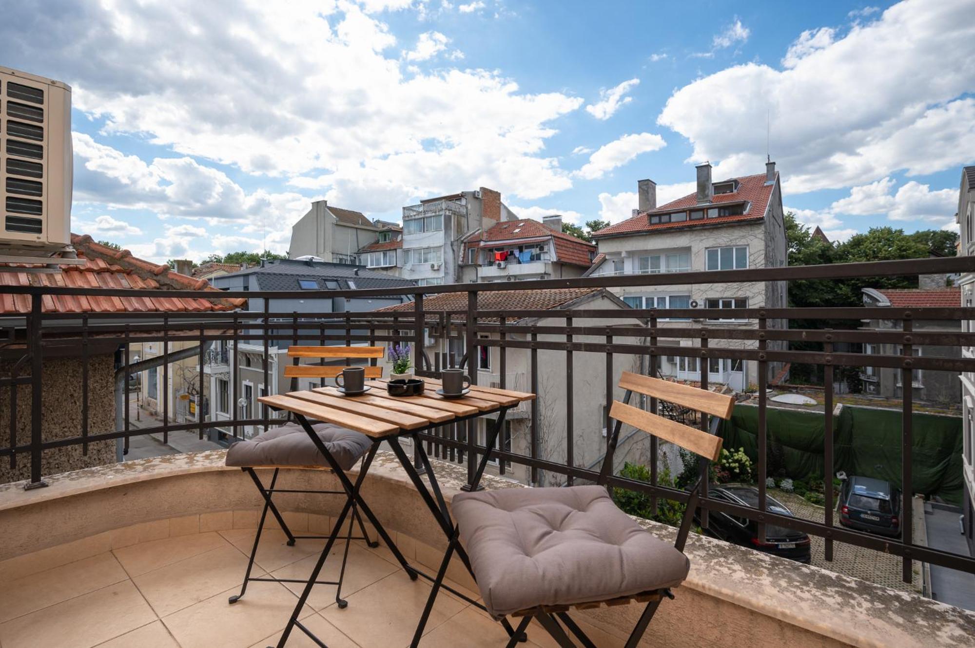 Prestige Central Apartments Varna Bagian luar foto