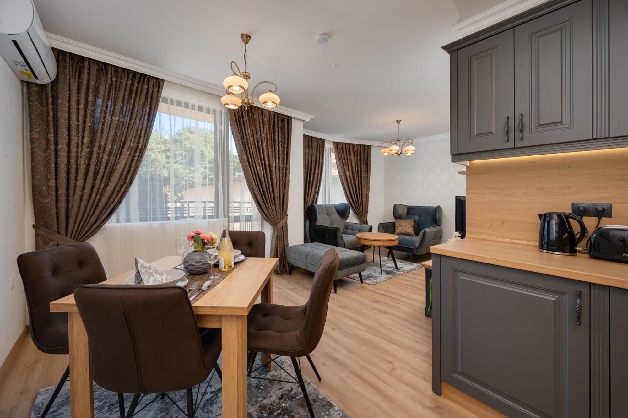Prestige Central Apartments Varna Bagian luar foto